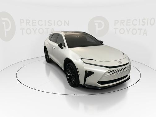 Oxygen White 2025 Toyota Crown Signia Limited