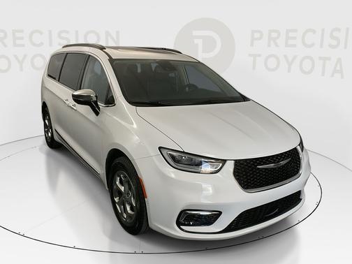 Bright White Clearcoat 2023 Chrysler Pacifica Limited