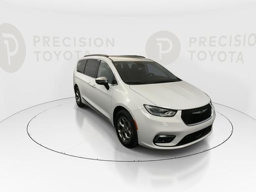 Bright White Clearcoat 2023 Chrysler Pacifica Limited