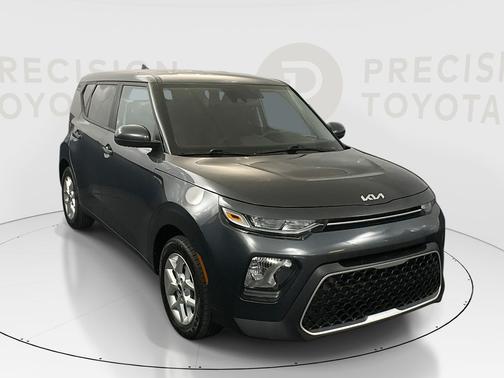 Gravity Gray 2022 Kia Soul LX