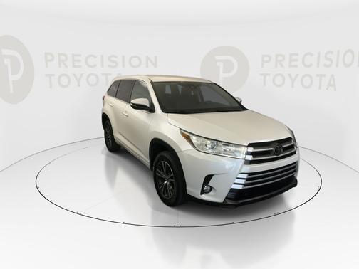 Blizzard Pearl 2017 Toyota Highlander LE Plus