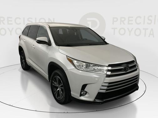 Blizzard Pearl 2017 Toyota Highlander LE Plus