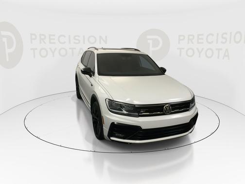 Pure White 2021 Volkswagen Tiguan 2.0T SE R-Line Black