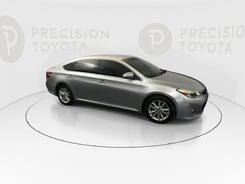 Classic Silver Metallic 2013 Toyota Avalon XLE