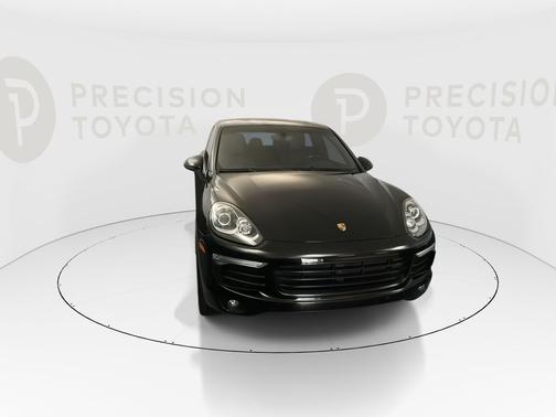 Jet Black Metallic 2016 Porsche Cayenne Base