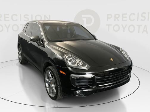 Jet Black Metallic 2016 Porsche Cayenne Base