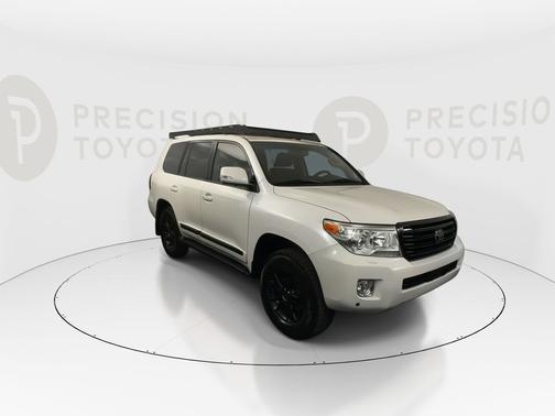 Blizzard Pearl 2014 Toyota Land Cruiser Base