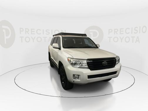 Blizzard Pearl 2014 Toyota Land Cruiser Base