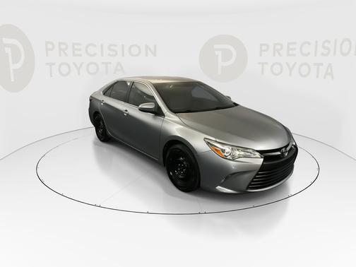 Celestial Silver Metallic 2017 Toyota Camry LE