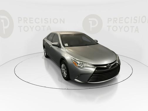 Celestial Silver Metallic 2017 Toyota Camry LE