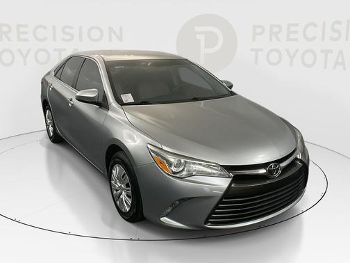 Celestial Silver Metallic 2017 Toyota Camry LE