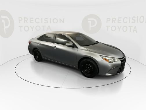 Celestial Silver Metallic 2017 Toyota Camry LE