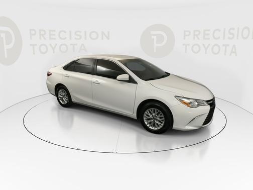 Super White 2016 Toyota Camry LE