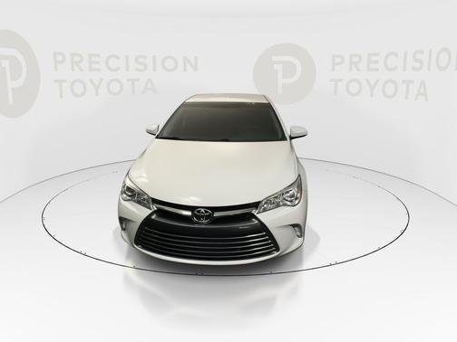 Super White 2016 Toyota Camry LE