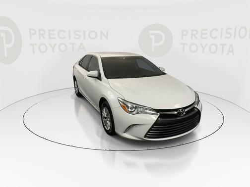 Super White 2016 Toyota Camry LE