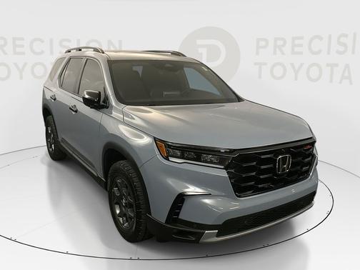 Sonic Gray Pearl 2024 Honda Pilot TrailSport