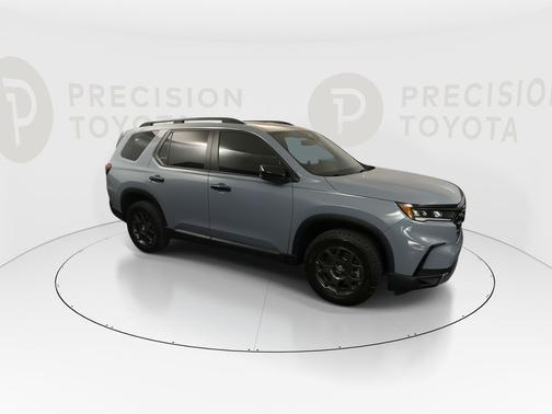 Sonic Gray Pearl 2024 Honda Pilot TrailSport
