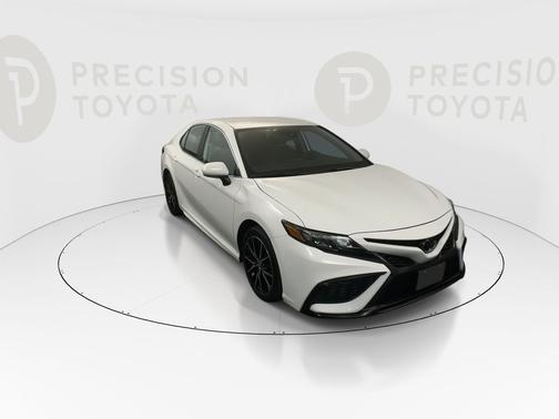 Ice Cap 2024 Toyota Camry SE