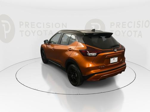 Monarch Orange Metallic/Super Black 2023 Nissan Kicks SR