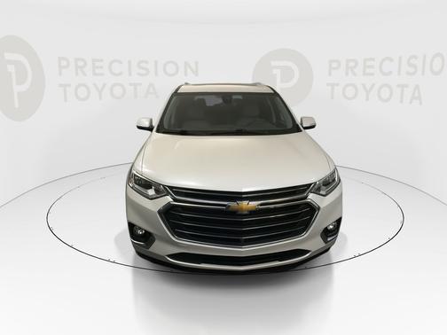 Iridescent Pearl Tricoat 2020 Chevrolet Traverse Premier