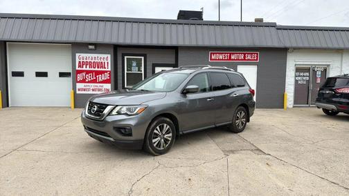 Gray 2018 Nissan Pathfinder SV