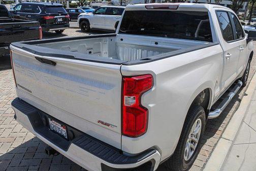 Iridescent Pearl Tricoat 2021 Chevrolet Silverado 1500 RST