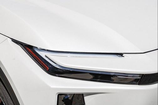 Wind Chill Pearl w/Midnight Black Metallic Roof 2026 Toyota C-HR XSE