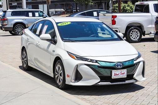 Blizzard Pearl 2017 Toyota Prius Prime Plus