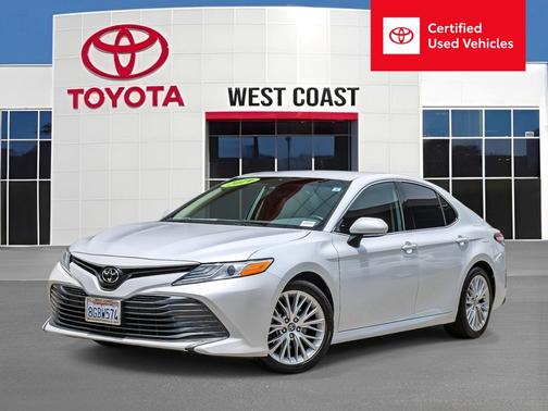 Wind Chill Pearl 2019 Toyota Camry XLE