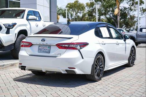 Wind Chill Pearl/Midnight Black Metallic 2022 Toyota Camry XSE