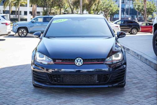 Deep Black Pearl 2017 Volkswagen Golf GTI 2.0T Autobahn 4-Door
