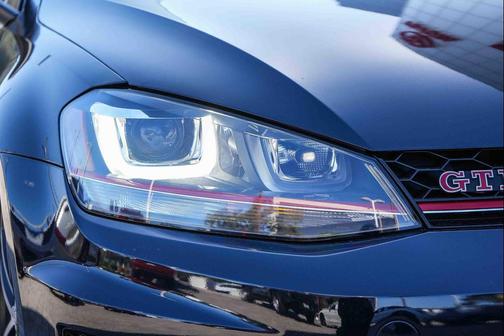 Deep Black Pearl 2017 Volkswagen Golf GTI 2.0T Autobahn 4-Door