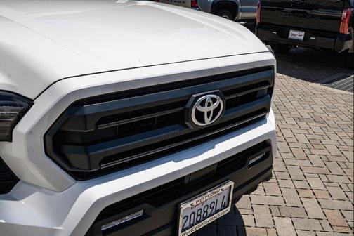 Ice Cap 2026 Toyota Tacoma SR5