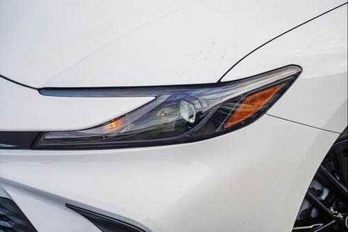 Ice Cap 2026 Toyota Camry SE