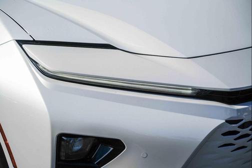 Oxygen White 2026 Toyota Crown Signia Limited