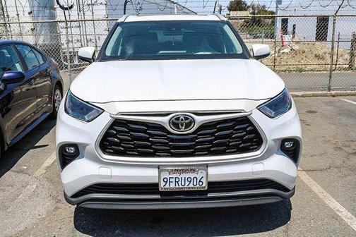 Wind Chill Pearl 2023 Toyota Highlander XLE