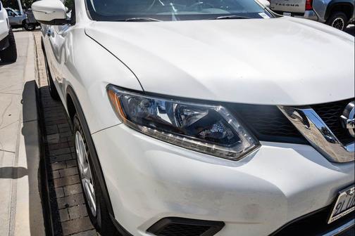 Moonlight White 2014 Nissan Rogue S