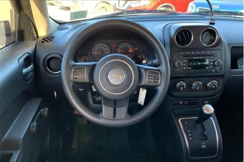 Photo 5 of 32 of 2016 Jeep Patriot Sport