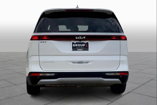 2023 Kia Carnival LX