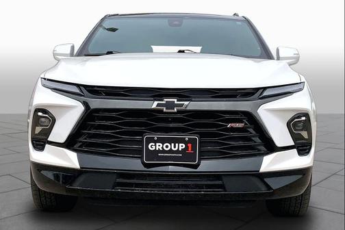 Iridescent Pearl Tricoat 2023 Chevrolet Blazer RS