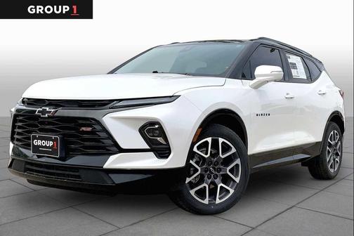 Iridescent Pearl Tricoat 2023 Chevrolet Blazer RS