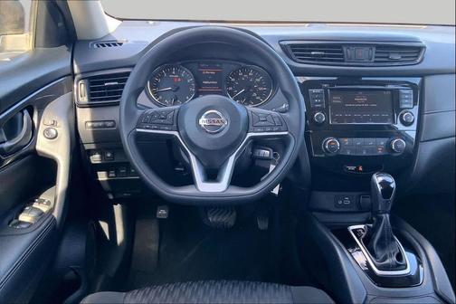 Brilliant Silver Metallic 2019 Nissan Rogue S