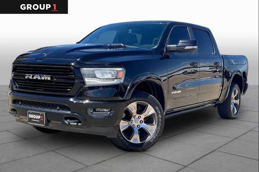 Diamond Black Crystal Pearlcoat 2019 RAM 1500 Laramie