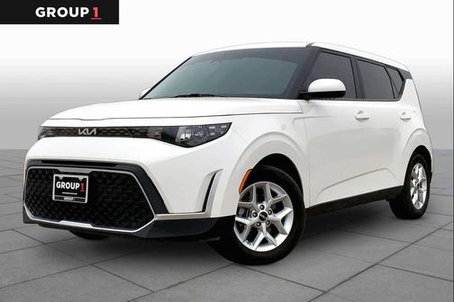 Snow White Pearl 2023 Kia Soul LX