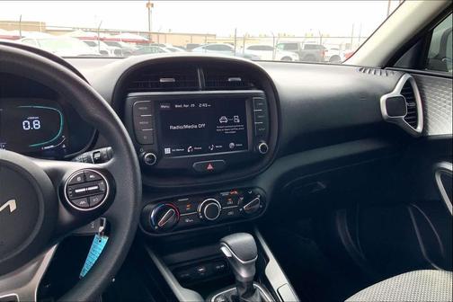 Snow White Pearl 2023 Kia Soul LX
