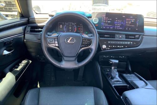 Eminent White Pearl 2022 Lexus ES 350 Base