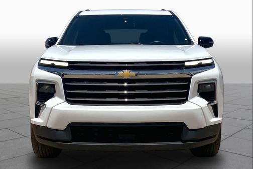 Summit White 2025 Chevrolet Traverse LT