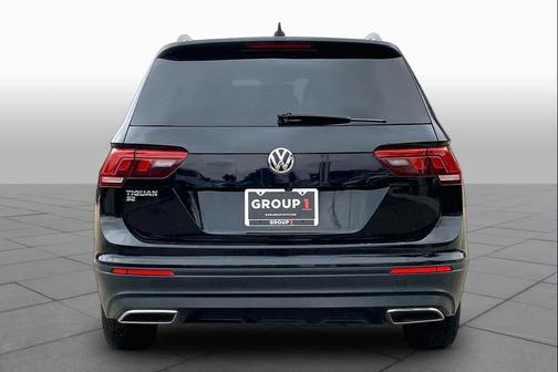 Deep Black Pearl 2019 Volkswagen Tiguan 2.0T SE