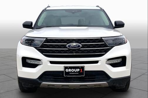 Star White Metallic Tri-Coat 2022 Ford Explorer XLT