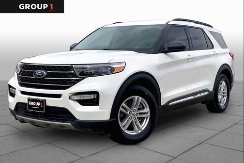 Star White Metallic Tri-Coat 2022 Ford Explorer XLT